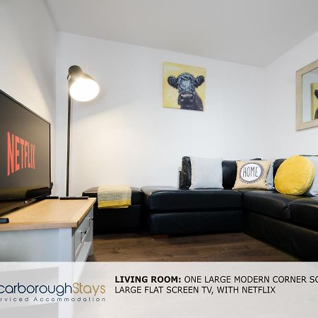 Hibernia Place, 3 Bedroom Townhouse With Patio & Seating Area - Free Parking Scarborough Exterior foto