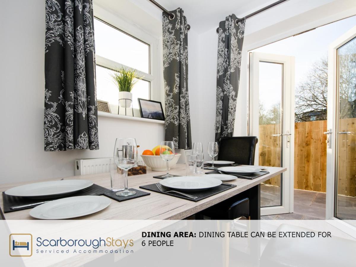 Hibernia Place, 3 Bedroom Townhouse With Patio & Seating Area - Free Parking Scarborough Exterior foto