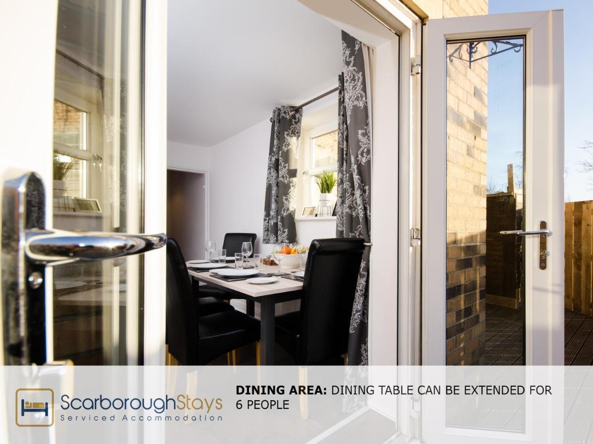 Hibernia Place, 3 Bedroom Townhouse With Patio & Seating Area - Free Parking Scarborough Exterior foto
