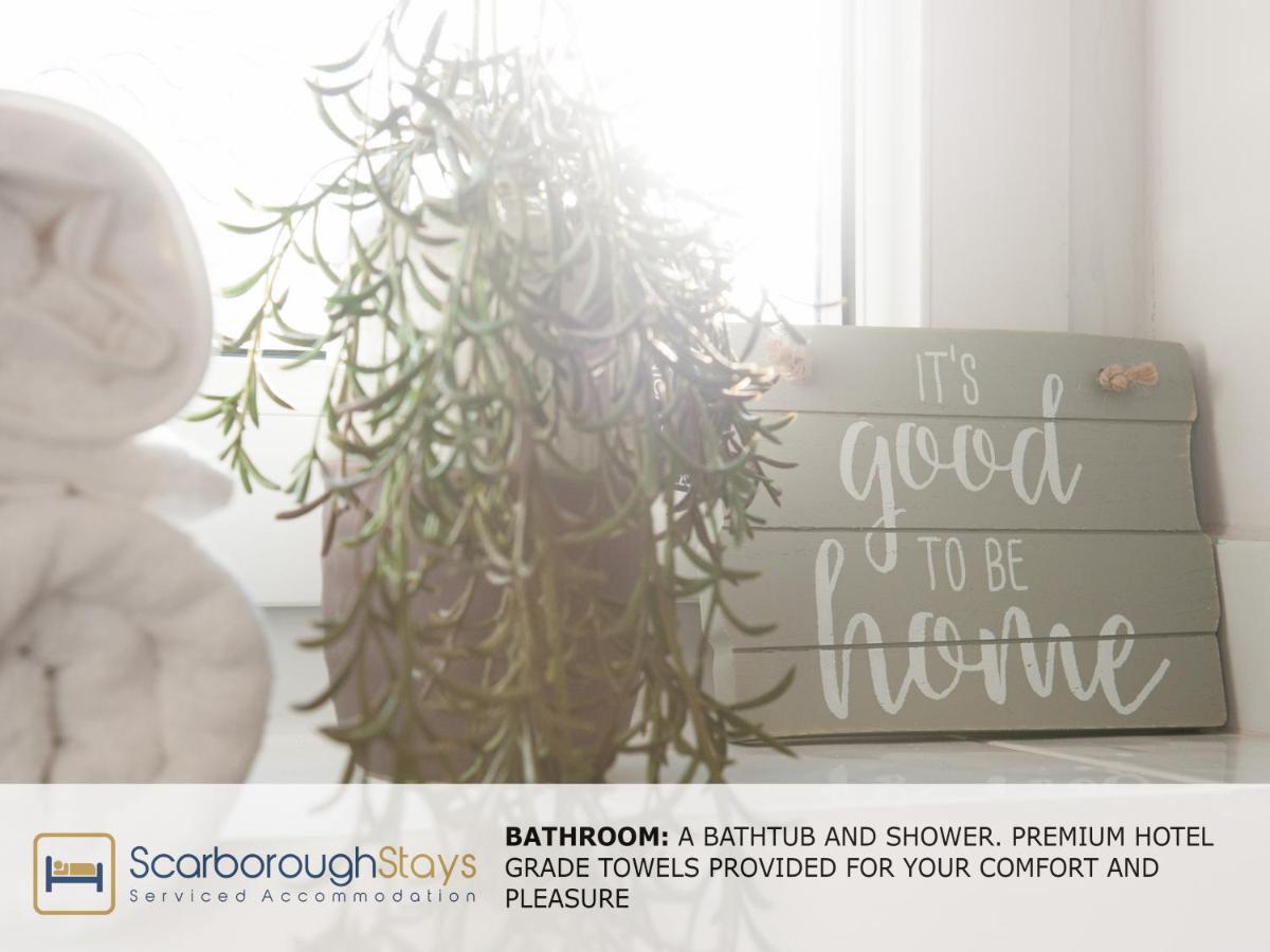 Hibernia Place, 3 Bedroom Townhouse With Patio & Seating Area - Free Parking Scarborough Exterior foto
