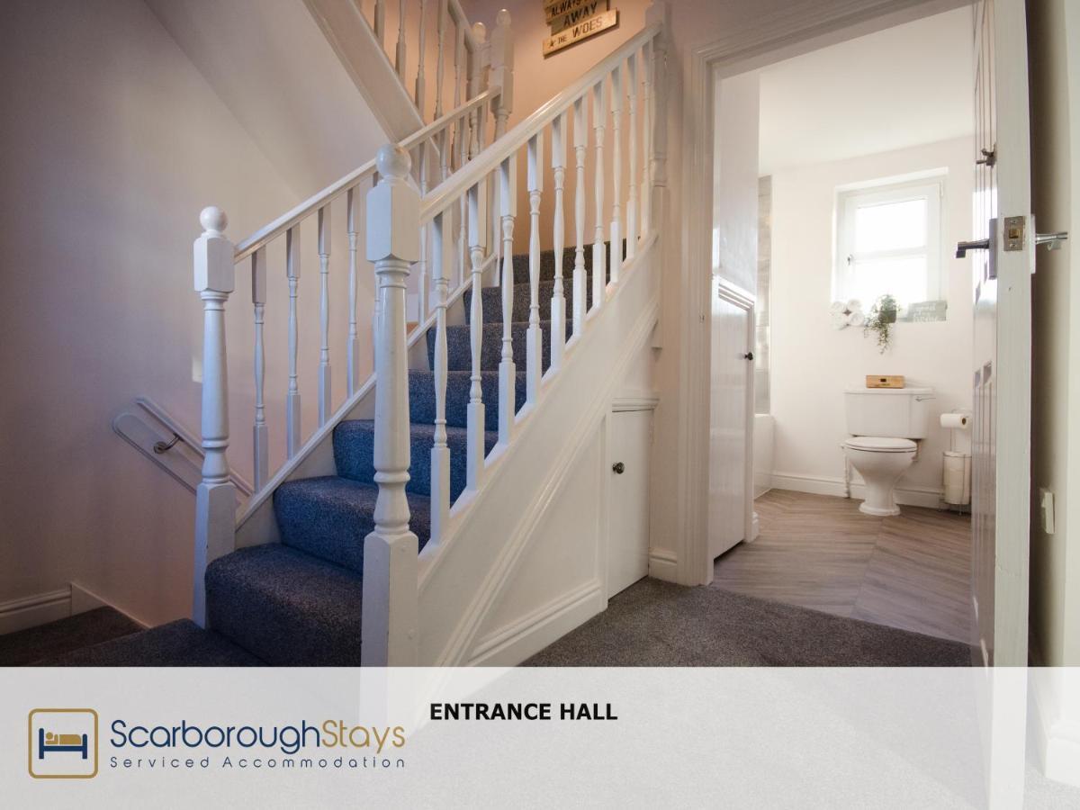 Hibernia Place, 3 Bedroom Townhouse With Patio & Seating Area - Free Parking Scarborough Exterior foto