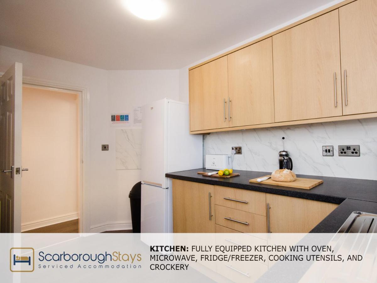 Hibernia Place, 3 Bedroom Townhouse With Patio & Seating Area - Free Parking Scarborough Exterior foto