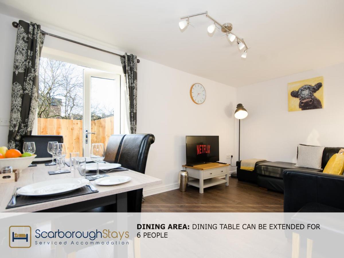 Hibernia Place, 3 Bedroom Townhouse With Patio & Seating Area - Free Parking Scarborough Exterior foto